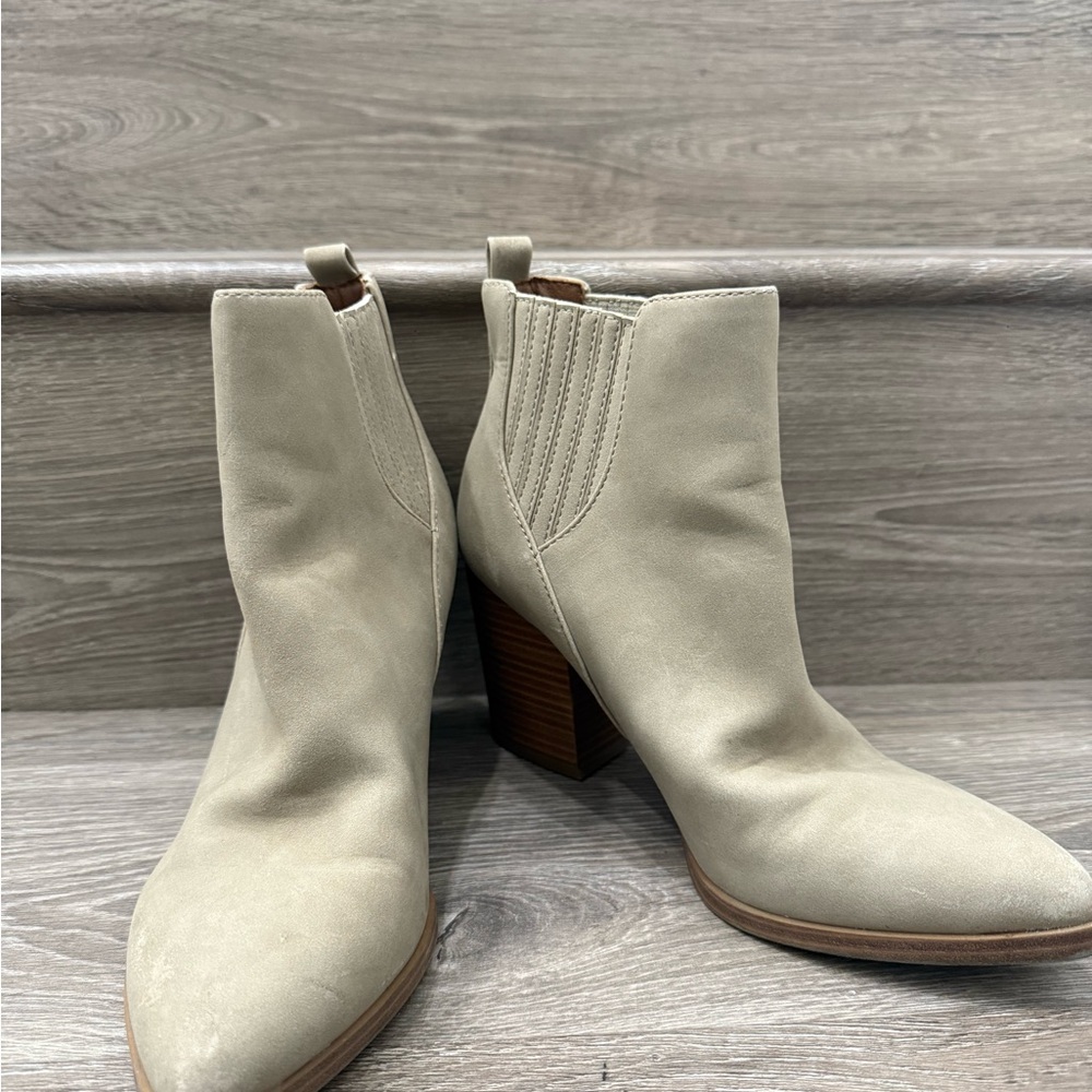 American Eagle Outfitters Cream Ankle Booties